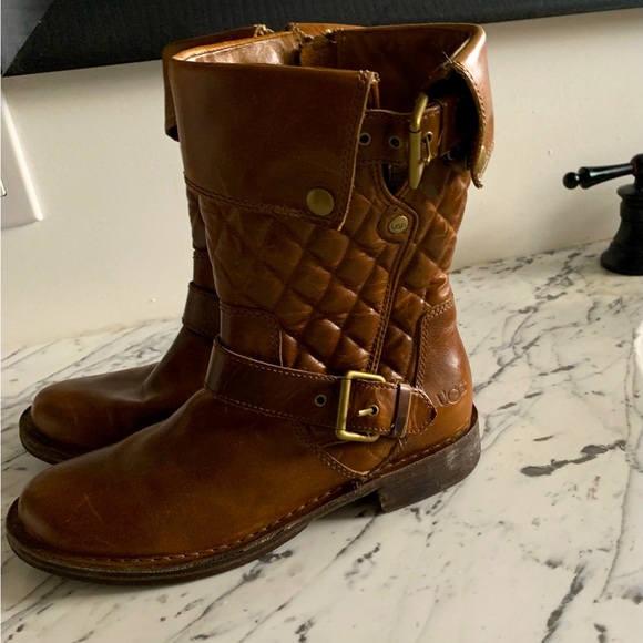 UGG Quilted Conor Fawn Boots 6 - Picture 2 of 16